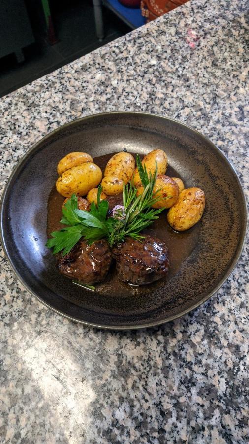 B&B Restaurant Le Pernollet Evionnaz Eksteriør billede