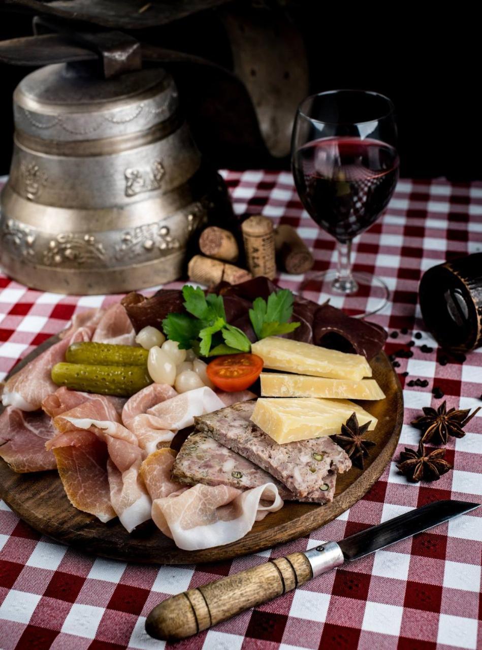 B&B Restaurant Le Pernollet Evionnaz Eksteriør billede